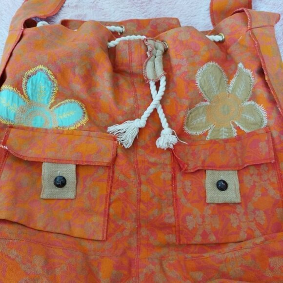 Edge Large Embroidered Bohemian Extendable Bucket Crossbody Bag - Picture 4 of 16